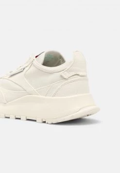 Reebok Classic CLASSIC LEGACY GROW UNISEX Baskets Basses Chalk -Reebok Classic Soldes Magasin b887699ecad746c18e8706ed50e7ec01