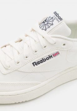 Reebok Classic CLUB C 85 GROW UNISEX Baskets Basses Chalk/core Black -Reebok Classic Soldes Magasin b9505f1f3e59419a81bc25edce7cbdad