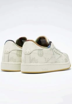 Reebok Classic Unisex CLUB C 85 KUNG FU PANDA Baskets Basses White 16 Reebok Classic Unisex CLUB C 85 KUNG FU PANDA Baskets Basses White -Reebok Classic Soldes Magasin bb5821636d2747c281da6f3e162e55cd