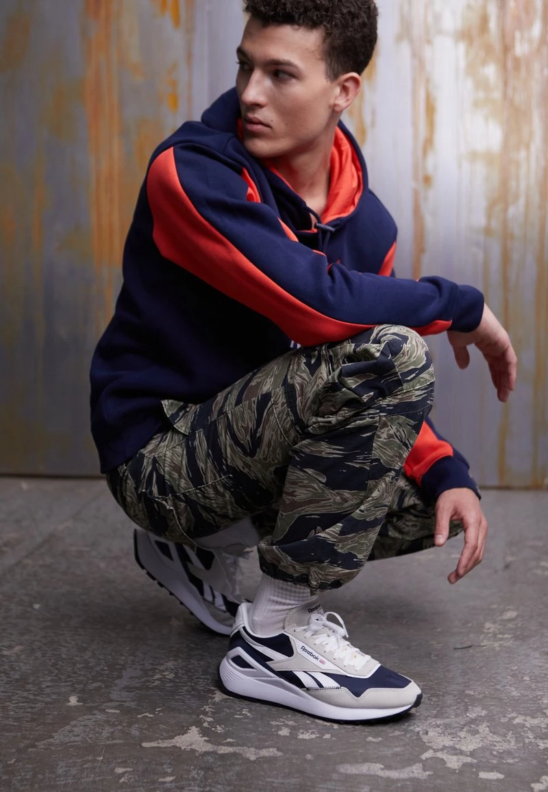 Reebok Classic CL LEGACY UNISEX Baskets Basses Vector Navy/chalk/footwear White 1 Reebok Classic CL LEGACY UNISEX Baskets Basses Vector Navy/chalk/footwear White