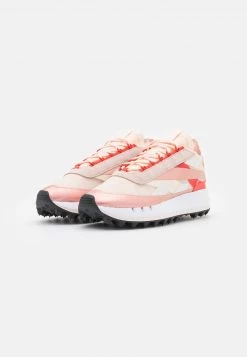 Reebok Classic LEGACY 83 Baskets Basses Ceramic Pink/dynamic Red/morning Fog Femme -Reebok Classic Soldes Magasin befe0f47916446d2b04c35a06c529368
