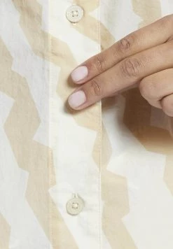 Reebok Classic Femme CLASSICS SUMMER WAVES Chemisier Beige -Reebok Classic Soldes Magasin c45ee3793c7c432cba99d06006534757