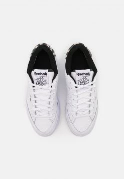 Reebok Classic Femme AD COURT Baskets Basses Footwear White/core Black -Reebok Classic Soldes Magasin c9b7eaa3d6804917b28d21f6b8a6ce7f