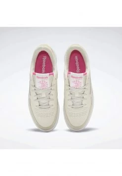 Reebok Classic CLUB C REVENGE Baskets Basses Beige Femme 8 Reebok Classic CLUB C REVENGE Baskets Basses Beige Femme -Reebok Classic Soldes Magasin cef884efa2584d2eb27ca34b2a145795