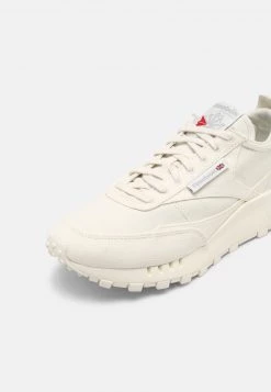 Reebok Classic CLASSIC LEGACY GROW UNISEX Baskets Basses Chalk -Reebok Classic Soldes Magasin cf51af1d903448babcd202fa5cbd5307
