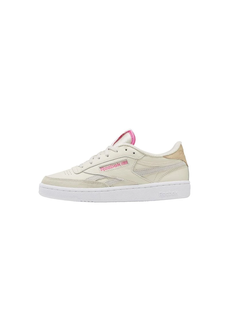 Reebok Classic CLUB C REVENGE Baskets Basses Beige Femme 1 Reebok Classic CLUB C REVENGE Baskets Basses Beige Femme