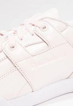 Reebok Classic Femme W/O LO PLUS IRIDESCENT Baskets Basses Pale Pink/white 11 Reebok Classic Femme W/O LO PLUS IRIDESCENT Baskets Basses Pale Pink/white -Reebok Classic Soldes Magasin d06a2e24456e4d9c9d29a2181ebb5e97