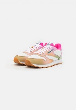 Reebok Classic CLASSIC DANIEL MOON UNISEX Baskets Basses Chalk/atomic Pink/radiant Ochre 7 Reebok Classic CLASSIC DANIEL MOON UNISEX Baskets Basses Chalk/atomic Pink/radiant Ochre -Reebok Classic Soldes Magasin d1f4f91ed04d4463a0096c7c329d7770