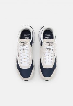 Reebok Classic CL LEGACY UNISEX Baskets Basses Vector Navy/chalk/footwear White 13 Reebok Classic CL LEGACY UNISEX Baskets Basses Vector Navy/chalk/footwear White -Reebok Classic Soldes Magasin d2cbeccac37548618199d65d71ba1be5