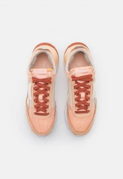 Reebok Classic Femme CL LEGACY Baskets Basses Cerise Pink/orange/white -Reebok Classic Soldes Magasin d37c26a970a24d33ba19d419090f0282