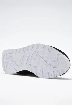 Reebok Classic Femme CLASSIC NYLON RUNNING STYLE Baskets Basses Black 13 Reebok Classic Femme CLASSIC NYLON RUNNING STYLE Baskets Basses Black -Reebok Classic Soldes Magasin d498d09505fd4519b32e6e2c4fb40ed9