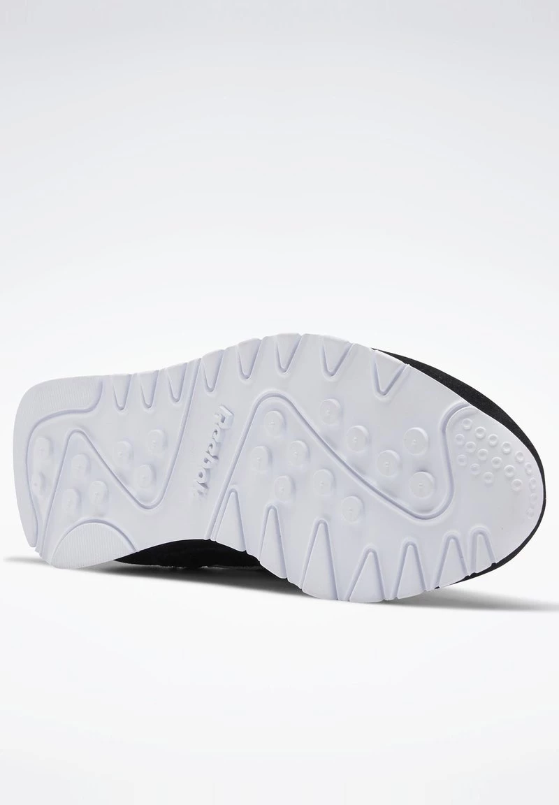 Reebok Classic Femme CLASSIC NYLON RUNNING STYLE Baskets Basses Black 5 Reebok Classic Femme CLASSIC NYLON RUNNING STYLE Baskets Basses Black – Image 5