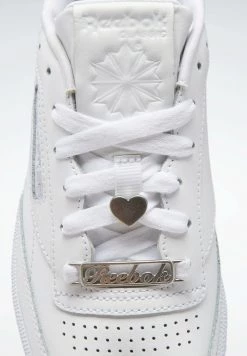 Reebok Classic CLUB C Baskets Basses White Femme -Reebok Classic Soldes Magasin d7c7df7e43cf4271aabae76f3f61d14d