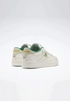 Reebok Classic CLUB C 85 Baskets Basses White Homme -Reebok Classic Soldes Magasin e01e4a6695304d51b77433ec8b361c51