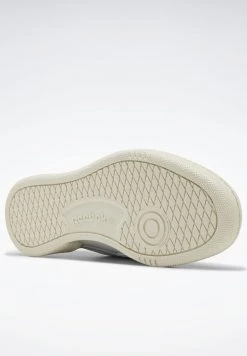 Reebok Classic CLUB C REVENGE UNISEX Baskets Basses Pure Grey /vector Navy/alabaster -Reebok Classic Soldes Magasin e4641fc15e4342609affa90e0e271f42