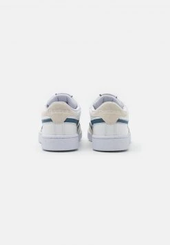 Reebok Classic CLUB C REVENGE UNISEX Baskets Basses Footwear White/blue -Reebok Classic Soldes Magasin e4878bdfb1e443cebecdd7dfd34cea7a