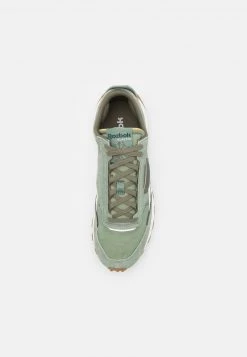 Reebok Classic CL LEGACY UNISEX Baskets Basses Harmony Green/chalk 9 Reebok Classic CL LEGACY UNISEX Baskets Basses Harmony Green/chalk -Reebok Classic Soldes Magasin eb0569df92a548ff94cb4b97510f0baf