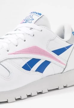 Reebok Classic Femme Baskets Basses White/humble Blue/pink -Reebok Classic Soldes Magasin ed9381c600d44fb48cd92df23cc565c7