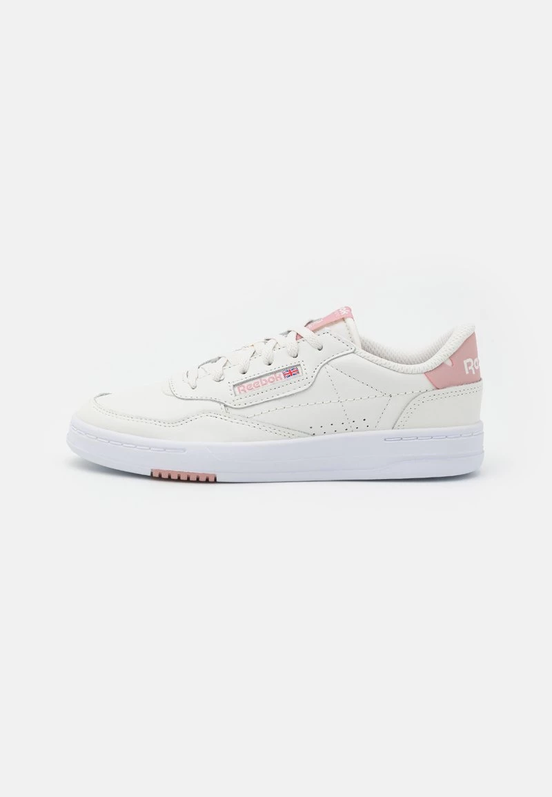 Reebok Classic COURT PEAK Baskets Basses Chalk/pantone Femme 2 Reebok Classic COURT PEAK Baskets Basses Chalk/pantone Femme – Image 2