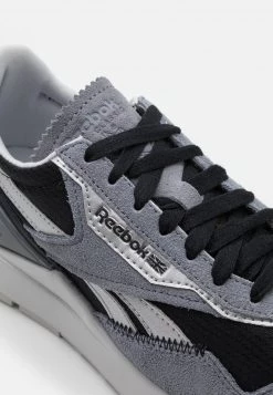 Reebok Classic CL LEGACY UNISEX Baskets Basses Cold Grey 5/silver Metallic/black -Reebok Classic Soldes Magasin f69770e5358a4ba782ed7a669160e3fc