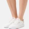 Reebok Classic COURT PEAK Baskets Basses Chalk/pantone Femme