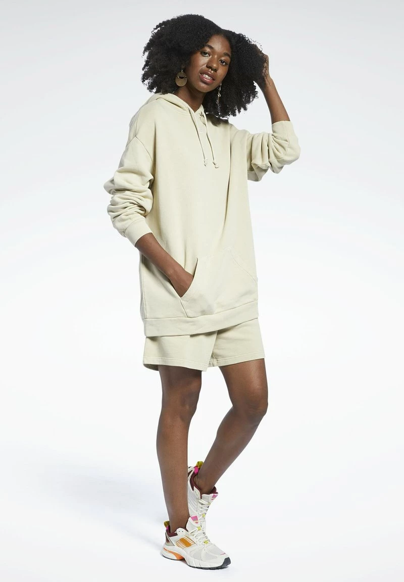 Reebok Classic Femme CLASSICS NATURAL DYE Sweat à Capuche Beige 2 Reebok Classic Femme CLASSICS NATURAL DYE Sweat à Capuche Beige – Image 2