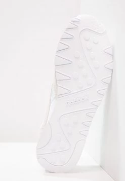 Reebok Classic Femme CLASSIC LEATHER NYLON BREATHABLE UPPER SHOES Baskets Basses White/light Grey -Reebok Classic Soldes Magasin fe1e37e543764fdd9f21aad54dd98bca