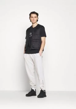 Reebok Classic Homme VECTOR TEE T Shirt Imprimé Black 6 Reebok Classic Homme VECTOR TEE T Shirt Imprimé Black -Reebok Classic Soldes Magasin 04e9fab8db6e4bad8974e9c57bcb6623