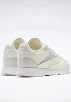 Reebok Classic CLASSIC Baskets Basses White Femme -Reebok Classic Soldes Magasin 1775fb7073bc45cea36d3ad0d5cd70d8