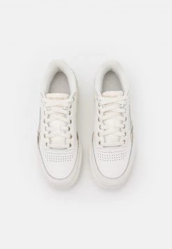 Reebok Classic Femme CLUB C DOUBLE Baskets Basses Chalk/golden Bronze -Reebok Classic Soldes Magasin 294b1c20124c42fe81725d9f9c92882f