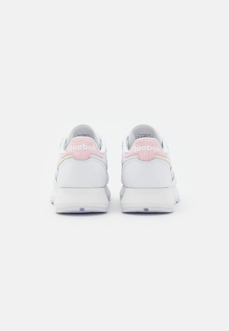 Reebok Classic Femme CLASSIC SP Baskets Basses Footwear White/porcelain Pink 4 Reebok Classic Femme CLASSIC SP Baskets Basses Footwear White/porcelain Pink – Image 4