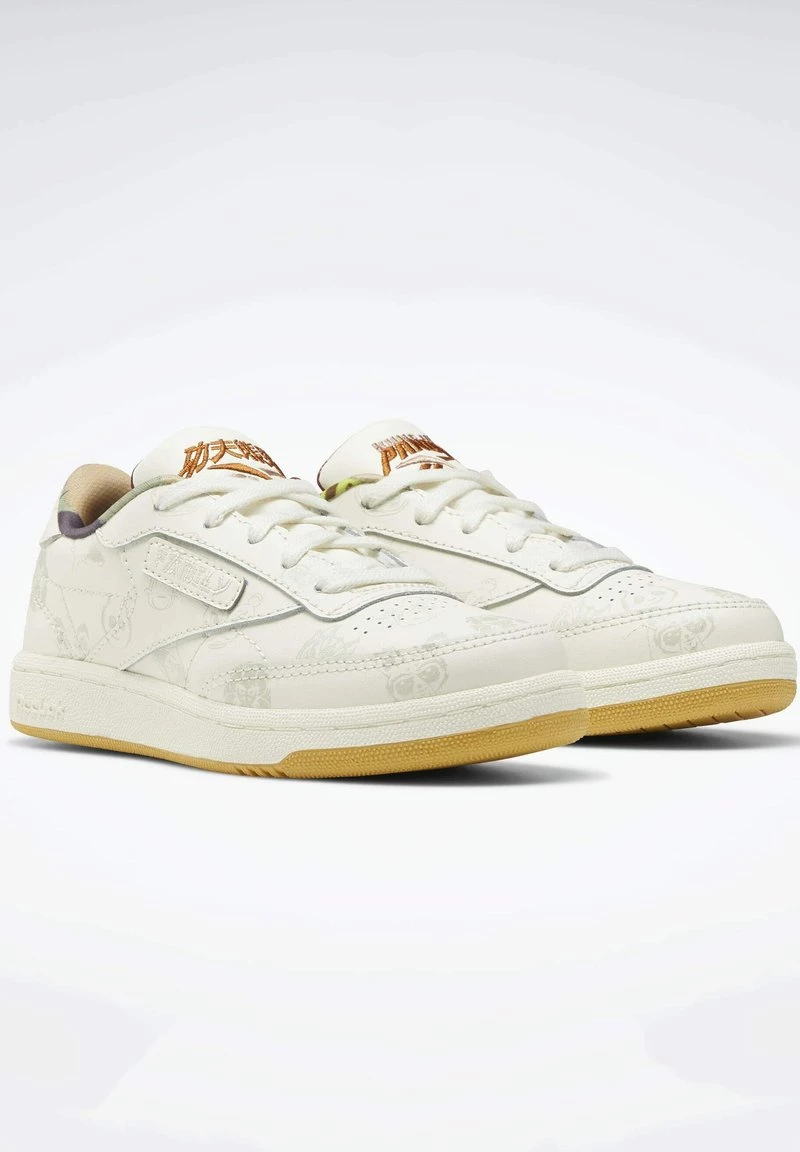 Reebok Classic Unisex CLUB C 85 KUNG FU PANDA Baskets Basses White 4 Reebok Classic Unisex CLUB C 85 KUNG FU PANDA Baskets Basses White – Image 4