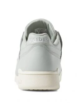 Reebok Classic WORKOUT LO PLUS Baskets Basses White Femme -Reebok Classic Soldes Magasin 305713b779714525a046bf5bb81ec52f