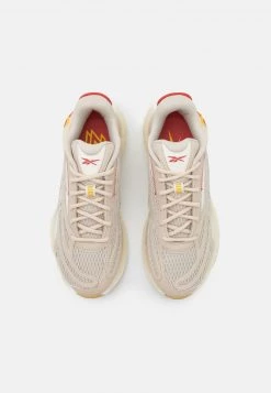 Reebok Classic Femme ZIG KINETICA 2.5 Baskets Basses Stucco/sahara/rhodonite -Reebok Classic Soldes Magasin 35e8008ff4914141ac173785c1282381