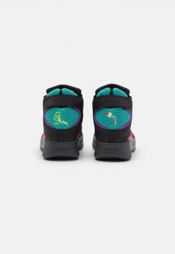 REEBOK CLASSIC X LOONEY TUNES INSTAPUMP FURY ZONE UNISEX Baskets Montantes Black/turquoise/purple -Reebok Classic Soldes Magasin 4ce9344cf6894021869fc7a8691ee196