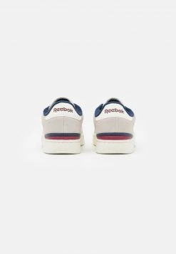 Reebok Classic Unisex AD COURT Baskets Basses Chalk/classic Burgundy/vector Navy -Reebok Classic Soldes Magasin 554f3d6edc22437fa40a7af64beaa8c7