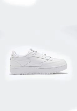 Reebok Classic Enfant CLUB C DOUBLE Baskets Basses White 17 Reebok Classic Enfant CLUB C DOUBLE Baskets Basses White -Reebok Classic Soldes Magasin 5625299d8c5446998a830417ac560ee3