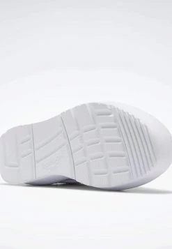 Reebok Classic SCARPE CLUB C DOUBLE GEO Baskets Basses White Femme 15 Reebok Classic SCARPE CLUB C DOUBLE GEO Baskets Basses White Femme -Reebok Classic Soldes Magasin 5933a08b1cd24fa6becea00d61c9ca48