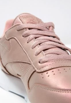 Reebok Classic Femme CLASSIC LEATHER PEARLIZED Baskets Basses Rose Gold/white -Reebok Classic Soldes Magasin 7851932fb5f14c9c93b5d4e874e9ef4b