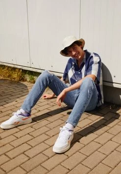 Reebok Classic Soldes Magasin -Reebok Classic Soldes Magasin 82a3c2de964440639a2fe9b9f516ad9f