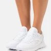 Reebok Classic Femme CLASSIC SP Baskets Basses Footwear White/porcelain Pink