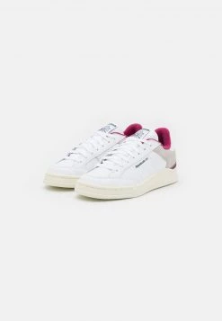 Reebok Classic Unisex AD COURT Baskets Basses Footwear White/midnight Pine/punch Berry -Reebok Classic Soldes Magasin 88a3db7c6307481889d5325dc17ea7e7