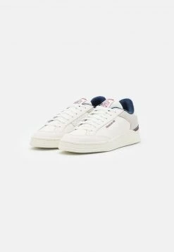 Reebok Classic Unisex AD COURT Baskets Basses Chalk/classic Burgundy/vector Navy -Reebok Classic Soldes Magasin 90a43f77bc2b4547975e3208a34a861d
