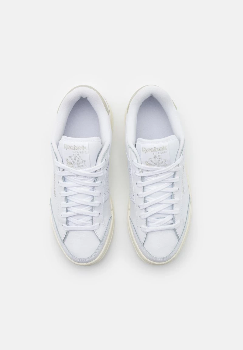 Reebok Classic Femme COURT Baskets Basses Footwear White/grey/chalk 6 Reebok Classic Femme COURT Baskets Basses Footwear White/grey/chalk – Image 6