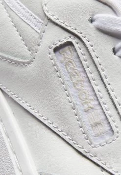 Reebok Classic Enfant CLUB C DOUBLE Baskets Basses White 20 Reebok Classic Enfant CLUB C DOUBLE Baskets Basses White -Reebok Classic Soldes Magasin a2833d9abe1242038446275f619f5973