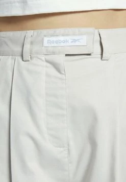 Reebok Classic Short Grey Femme 12 Reebok Classic Short Grey Femme -Reebok Classic Soldes Magasin a49db39fe7f04edb87c939285d0ae877