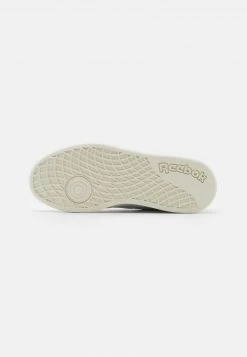 Reebok Classic Femme COURT Baskets Basses Footwear White/grey/chalk 10 Reebok Classic Femme COURT Baskets Basses Footwear White/grey/chalk -Reebok Classic Soldes Magasin ab9a7cedb6a94783a4c2a2ec94b43378