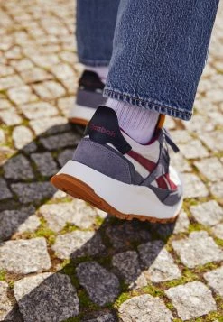 Reebok Classic CL LEGACY UNISEX Baskets Basses Cold Grey/chalk/classic Burgundy