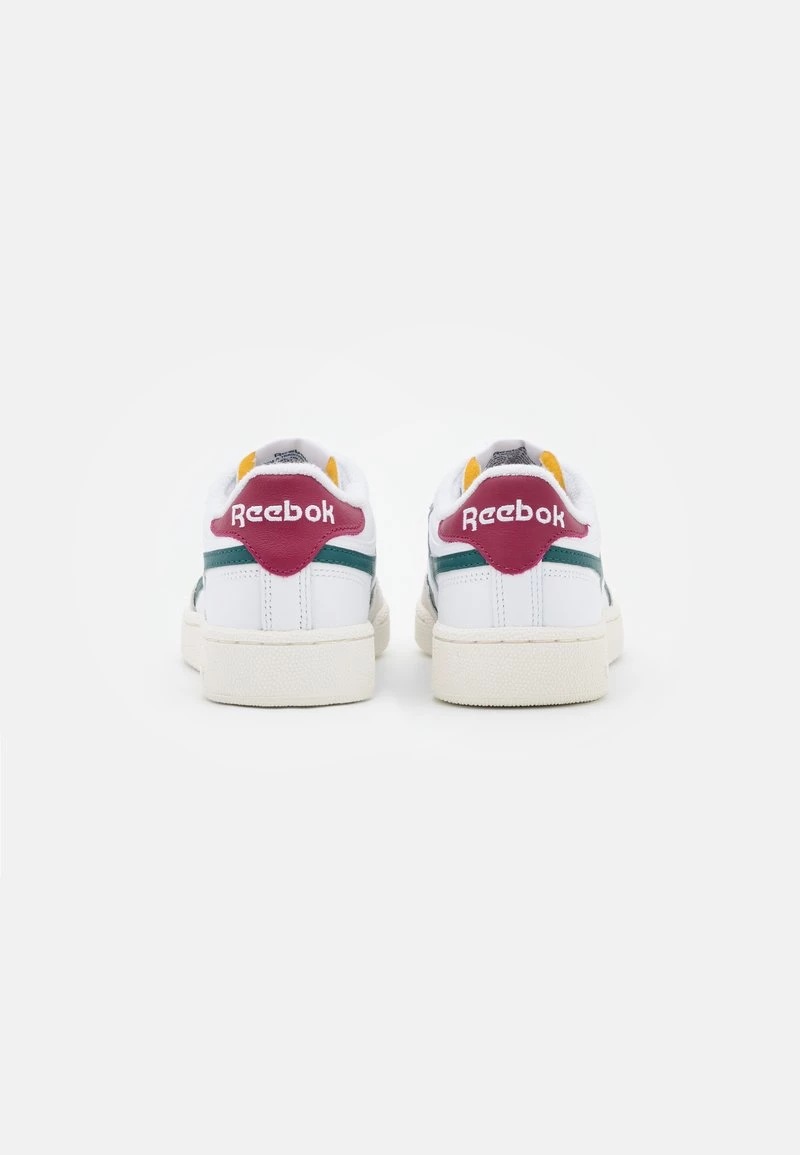 Reebok Classic CLUB C REVENGE Baskets Basses Footwear White/midnight Pine/punch Berry Unisex 3 Reebok Classic CLUB C REVENGE Baskets Basses Footwear White/midnight Pine/punch Berry Unisex – Image 3