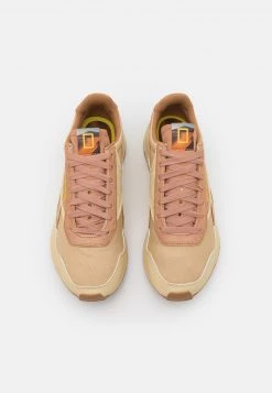 Reebok Classic CL LEGACY AZ NATIONAL GEOGRAPHIC UNISEX Baskets Basses Straw/soft Camel/boldly Yellow -Reebok Classic Soldes Magasin d8b7f8c028a74374884d37adf91634d8